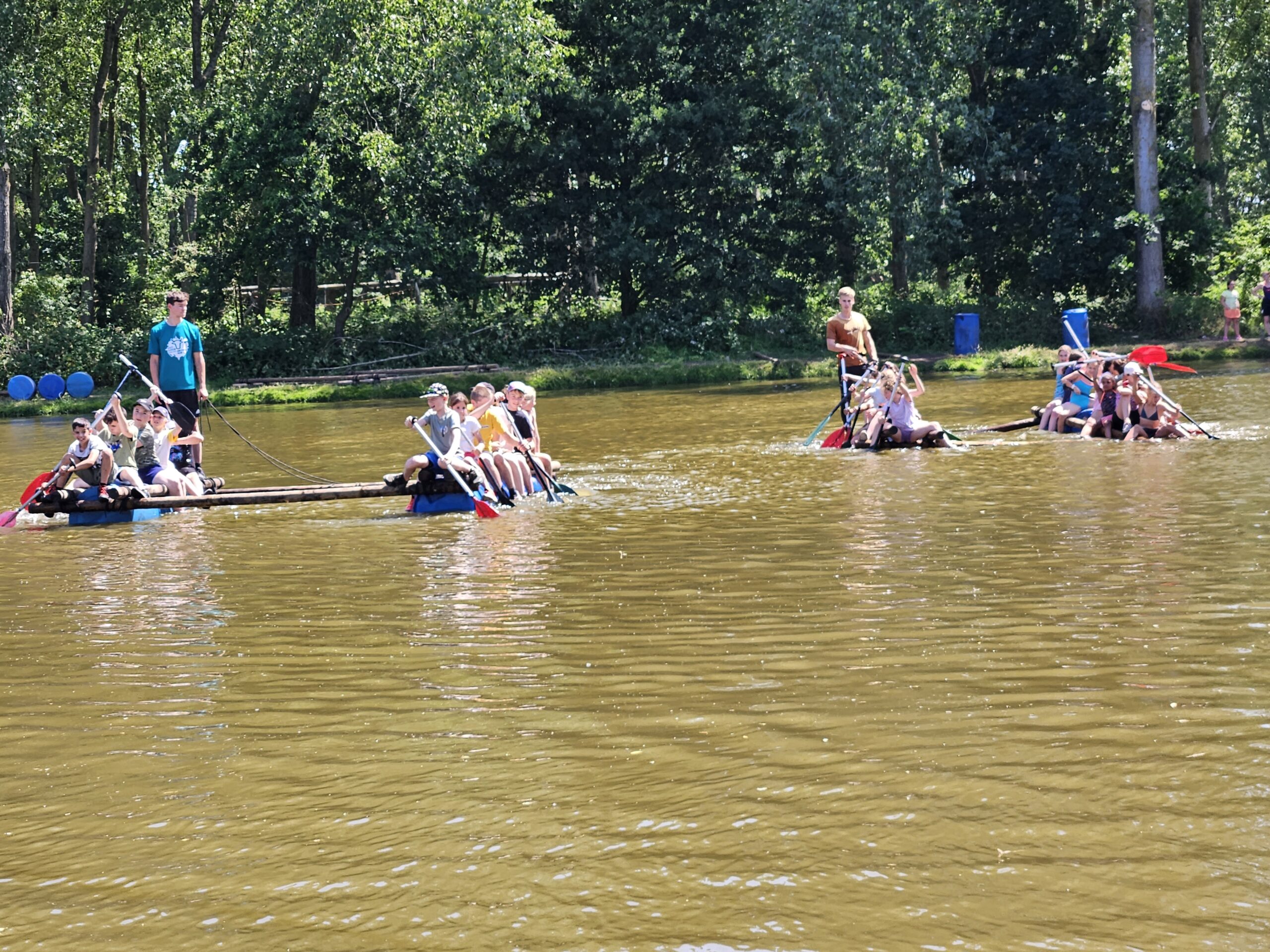 Stoere minioren op survival bij Outdoor Valley